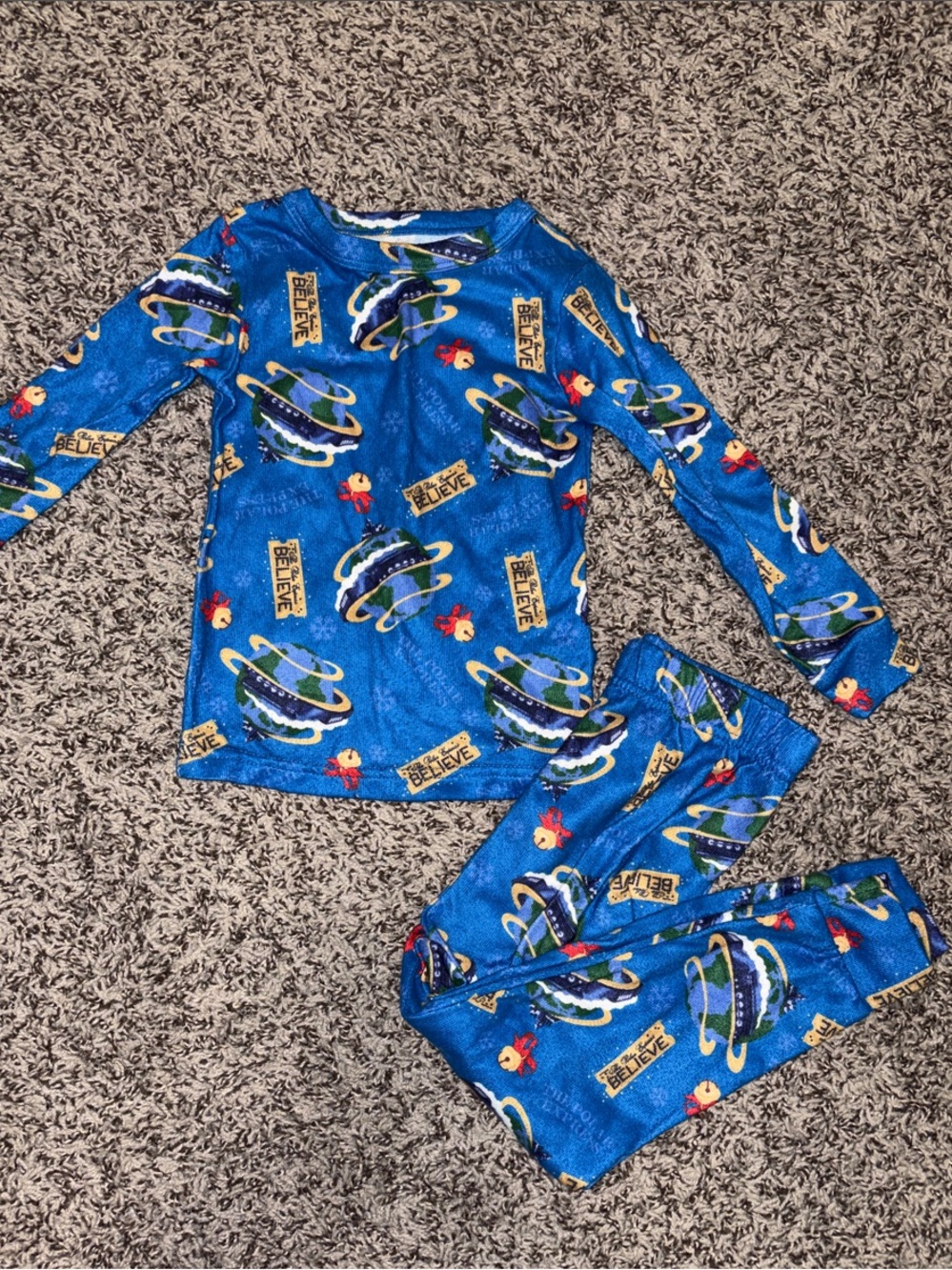 CLEARANCE 4 for $12 - Polar Express Pajama Set 4T